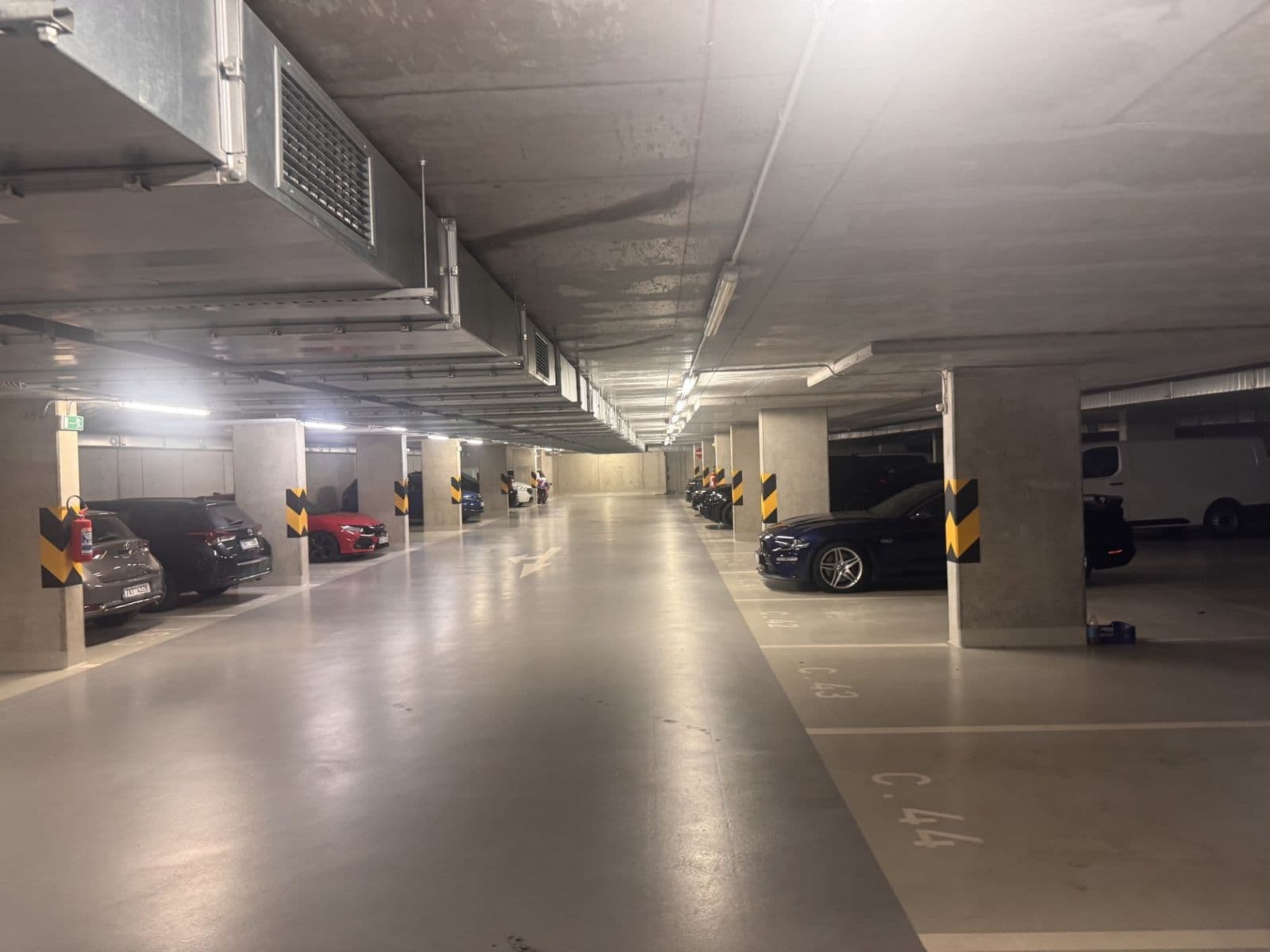 Pronájem garáže 14 m², Nekvasilova, Praha, Praha Pronájem garáže 14 m², Nekvasilova, Praha, Praha