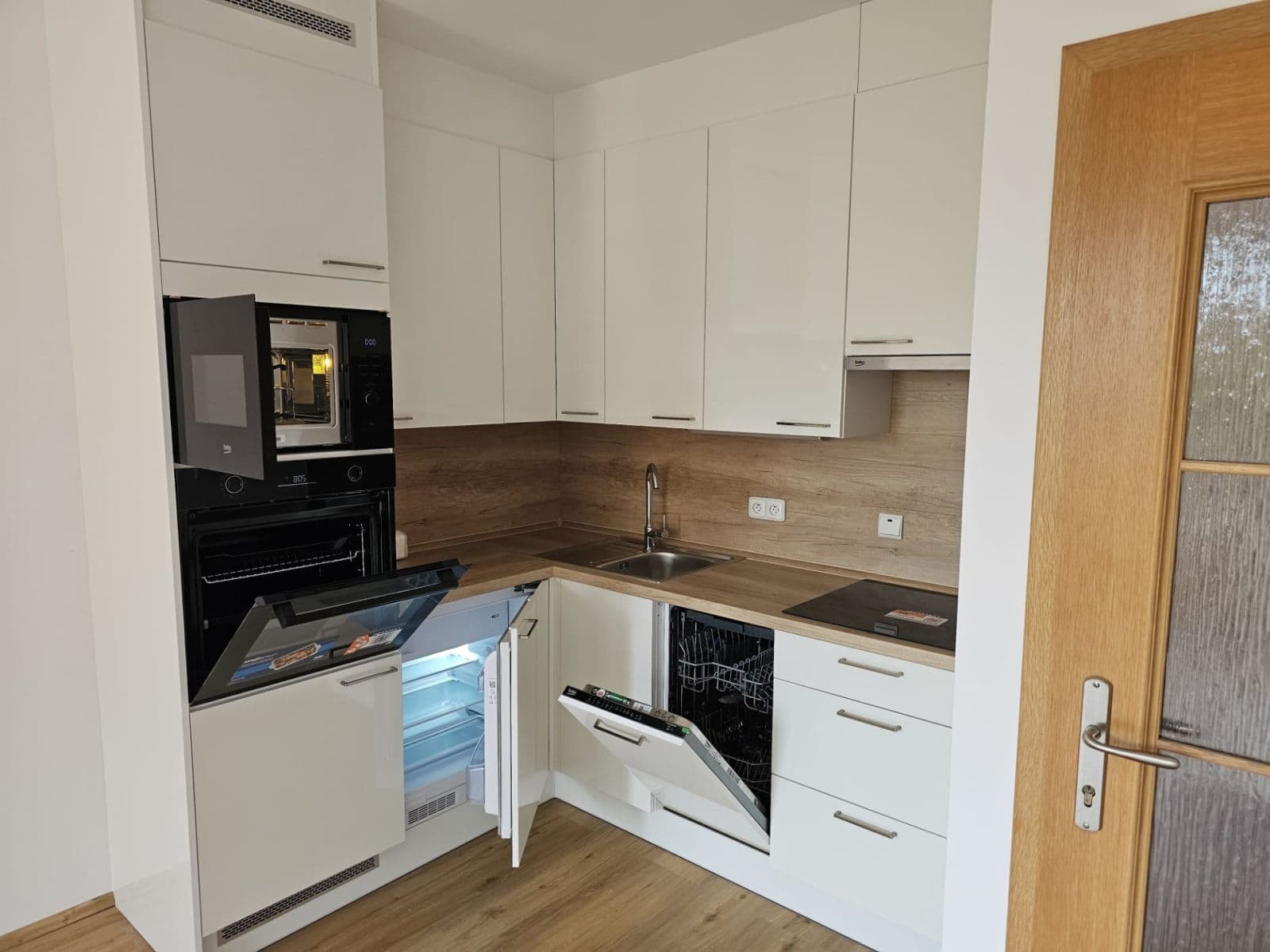 Pronájem bytu 2+kk 47 m², Rostovská, Praha, Praha Pronájem bytu 2+kk 47 m², Rostovská, Praha, Praha