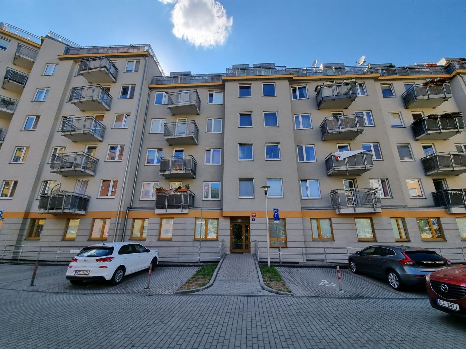 Pronájem garáže 13 m², Praha, Praha Pronájem garáže 13 m², Praha, Praha