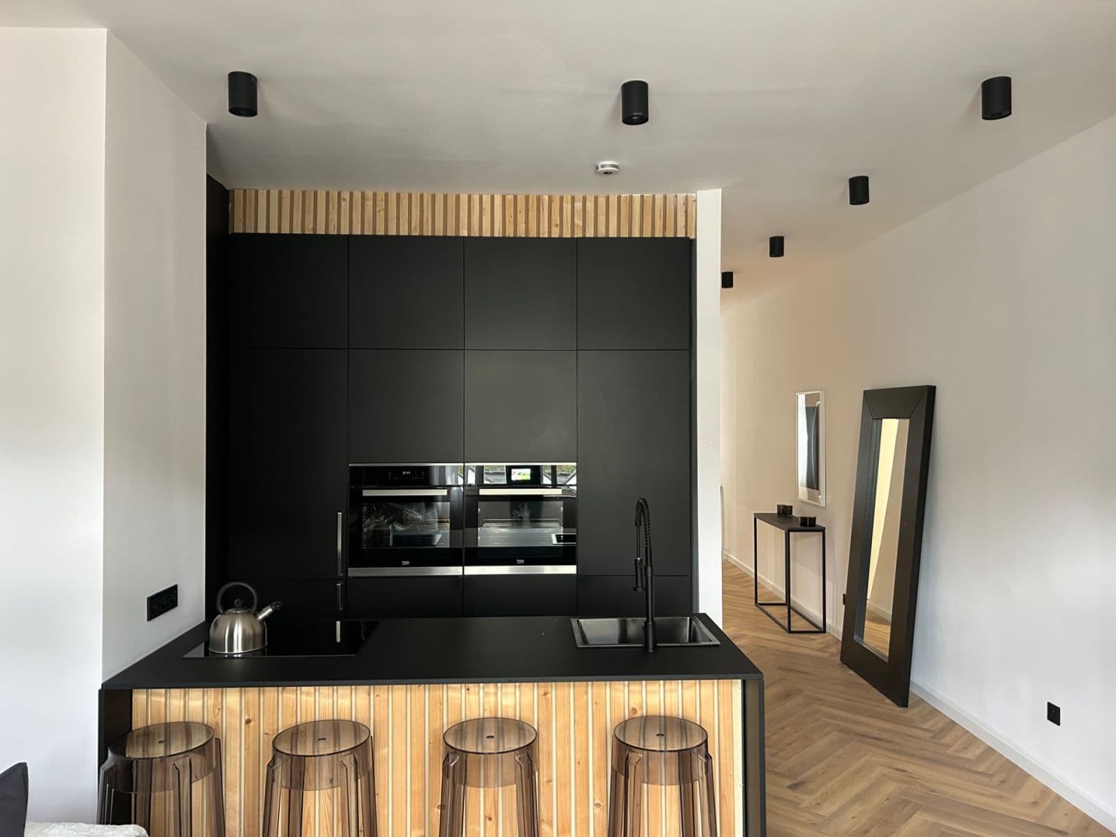 Prodej bytu 2+kk 49 m², Sadová, Karlovy Vary, Karlovarský kraj Prodej bytu 2+kk 49 m², Sadová, Karlovy Vary, Karlovarský kraj