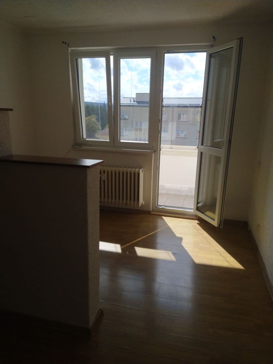 Pronájem bytu 2+1 55 m², Budovatelů, Karlovy Vary, Karlovarský kraj Pronájem bytu 2+1 55 m², Budovatelů, Karlovy Vary, Karlovarský kraj