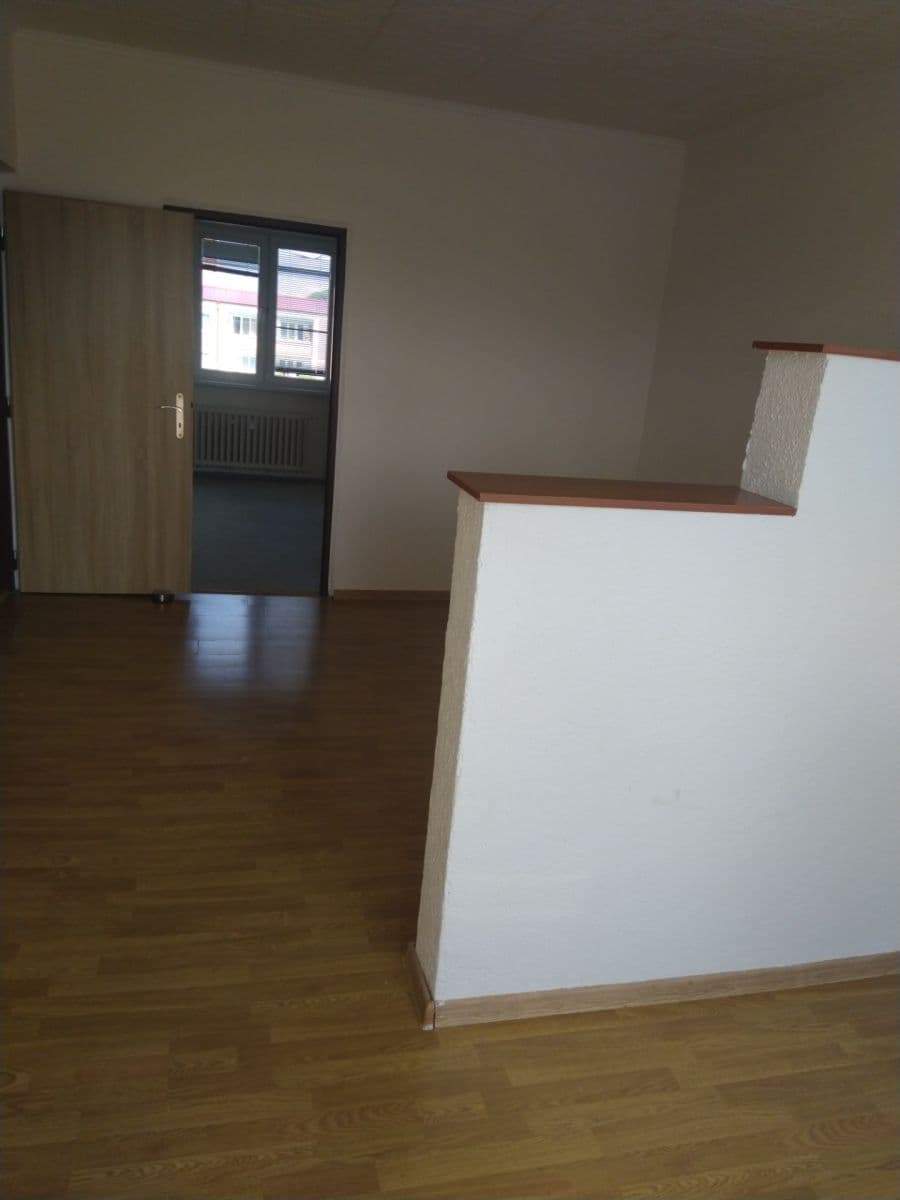 Pronájem bytu 2+1 55 m², Budovatelů, Karlovy Vary, Karlovarský kraj Pronájem bytu 2+1 55 m², Budovatelů, Karlovy Vary, Karlovarský kraj