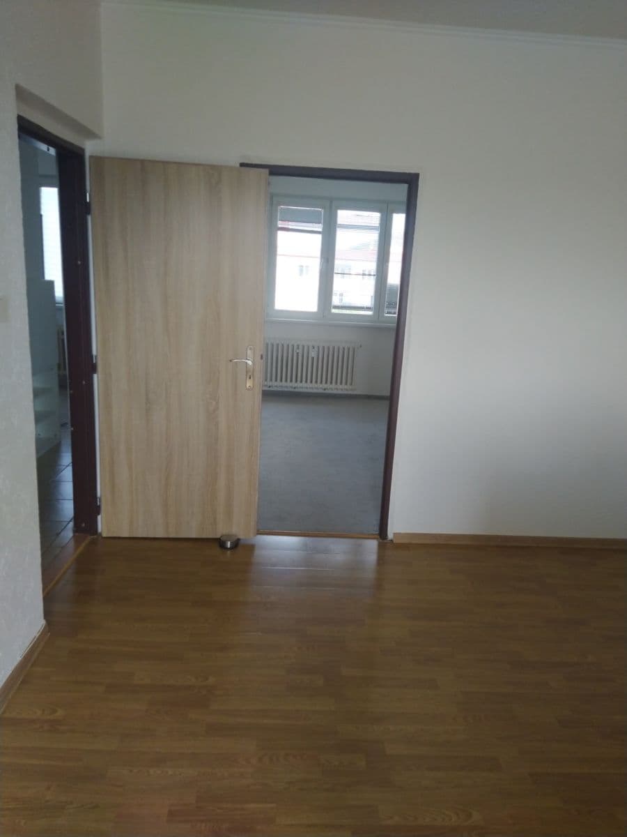 Pronájem bytu 2+1 55 m², Budovatelů, Karlovy Vary, Karlovarský kraj Pronájem bytu 2+1 55 m², Budovatelů, Karlovy Vary, Karlovarský kraj