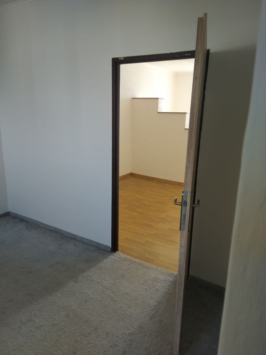 Pronájem bytu 2+1 55 m², Budovatelů, Karlovy Vary, Karlovarský kraj Pronájem bytu 2+1 55 m², Budovatelů, Karlovy Vary, Karlovarský kraj