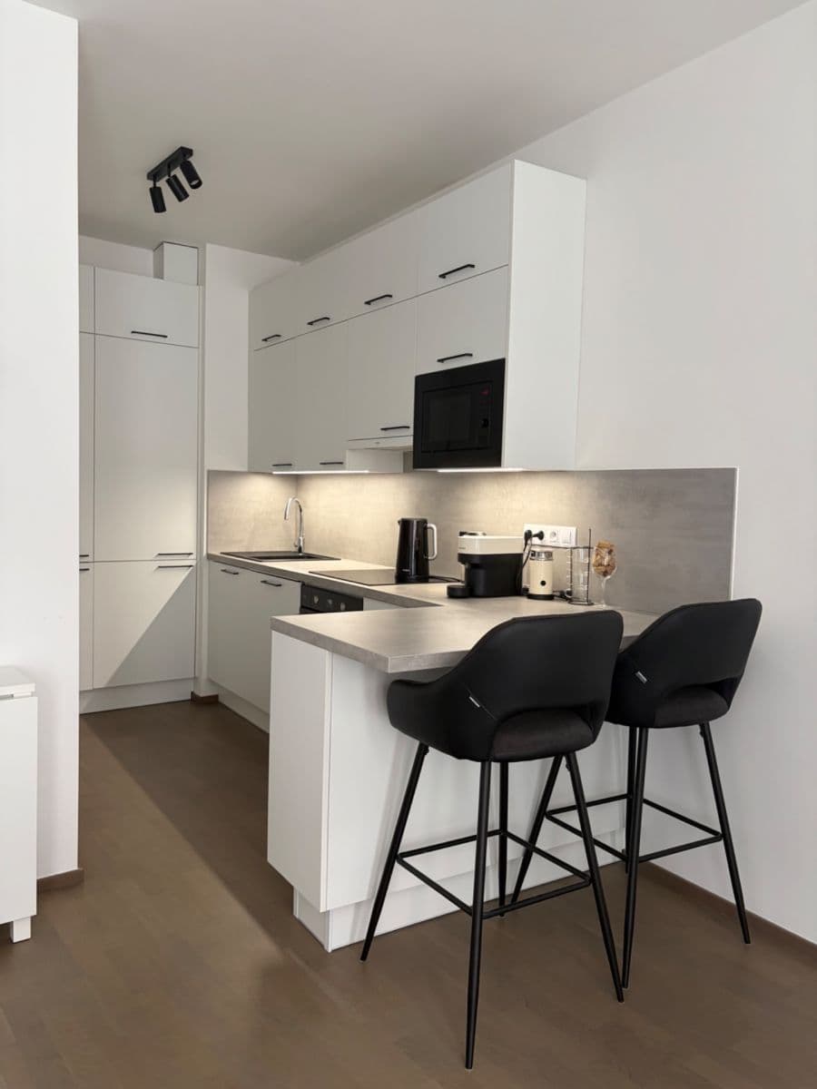 Pronájem bytu 1+kk 40 m², Michelská, Praha, Praha Pronájem bytu 1+kk 40 m², Michelská, Praha, Praha