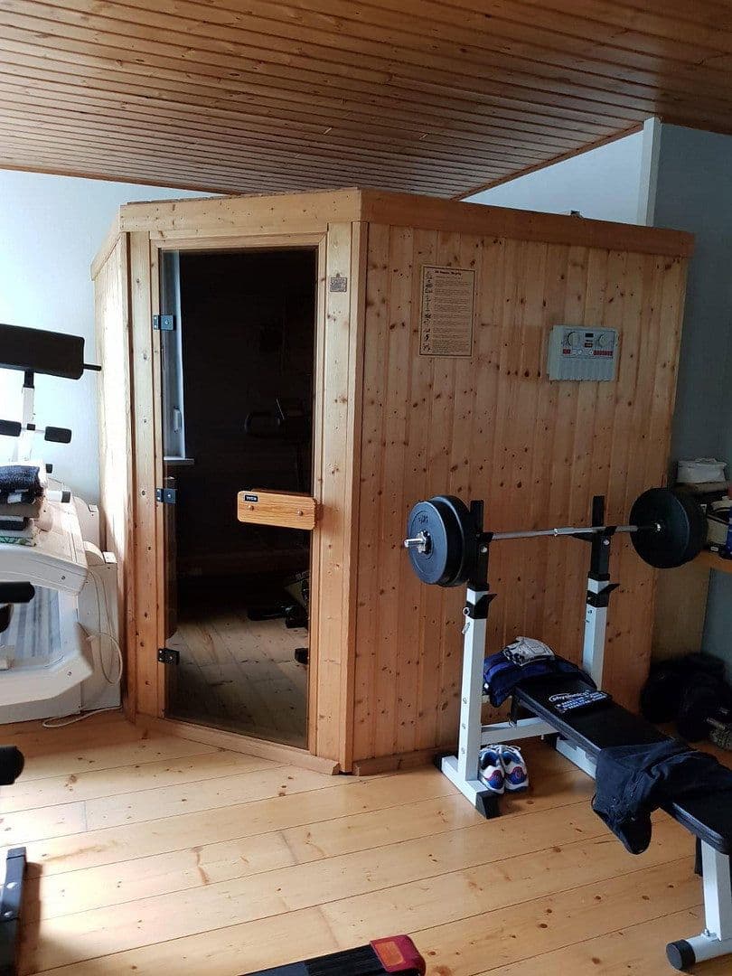 Pronájem bytu 6+1 160 m², Ernst-Bauchstr. 4, Aue-Bad Schlema, Sasko Pronájem bytu 6+1 160 m², Ernst-Bauchstr. 4, Aue-Bad Schlema, Sasko