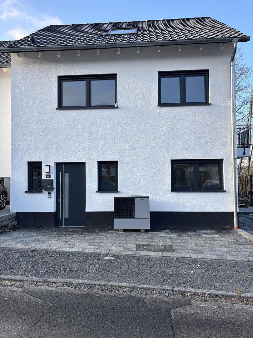 Pronájem domu 120 m², pozemek 150 m², Höchst im Odenwald, Hessen Pronájem domu 120 m², pozemek 150 m², Höchst im Odenwald, Hessen