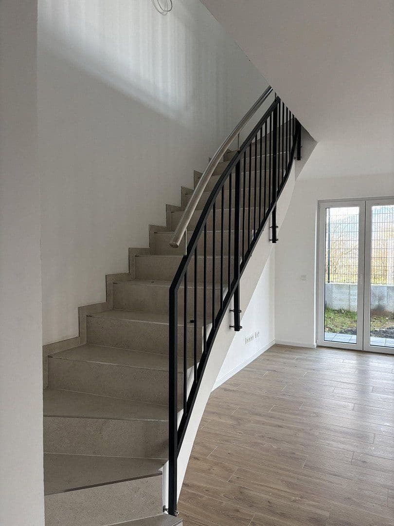 Pronájem domu 120 m², pozemek 150 m², Höchst im Odenwald, Hessen Pronájem domu 120 m², pozemek 150 m², Höchst im Odenwald, Hessen