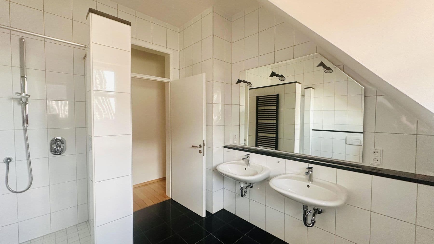 Pronájem bytu 4+1 135 m², Melle, Dolní Sasko Pronájem bytu 4+1 135 m², Melle, Dolní Sasko