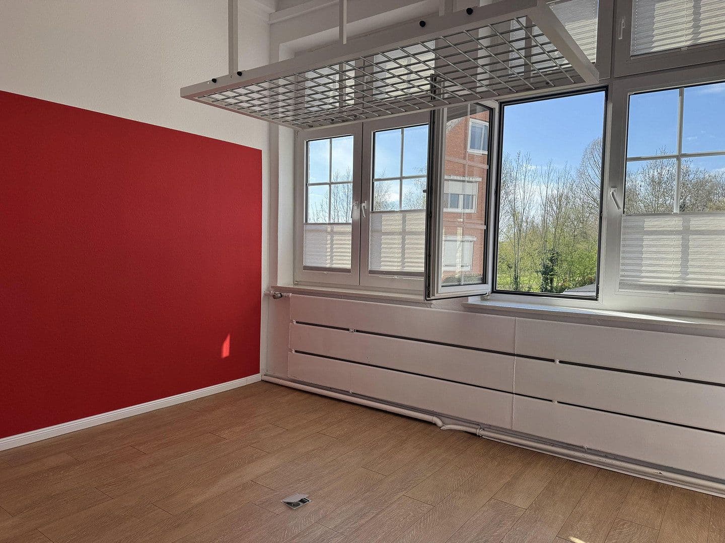 Pronájem kanceláře 268 m², Leinstraße 56, Neustadt am Rübenberge, Dolní Sasko Pronájem kanceláře 268 m², Leinstraße 56, Neustadt am Rübenberge, Dolní Sasko