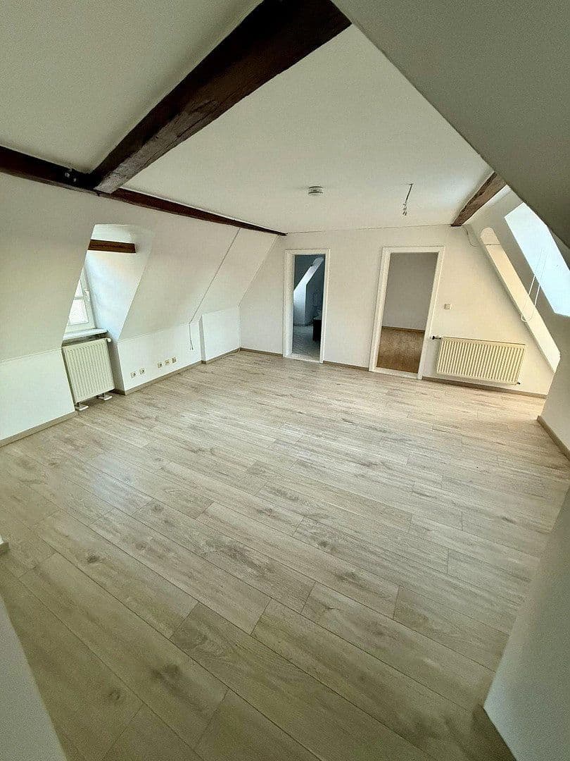 Pronájem bytu 4+1 102 m², Marktplatz 1, Grimma, Sasko Pronájem bytu 4+1 102 m², Marktplatz 1, Grimma, Sasko