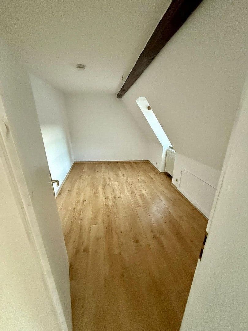 Pronájem bytu 4+1 102 m², Marktplatz 1, Grimma, Sasko Pronájem bytu 4+1 102 m², Marktplatz 1, Grimma, Sasko