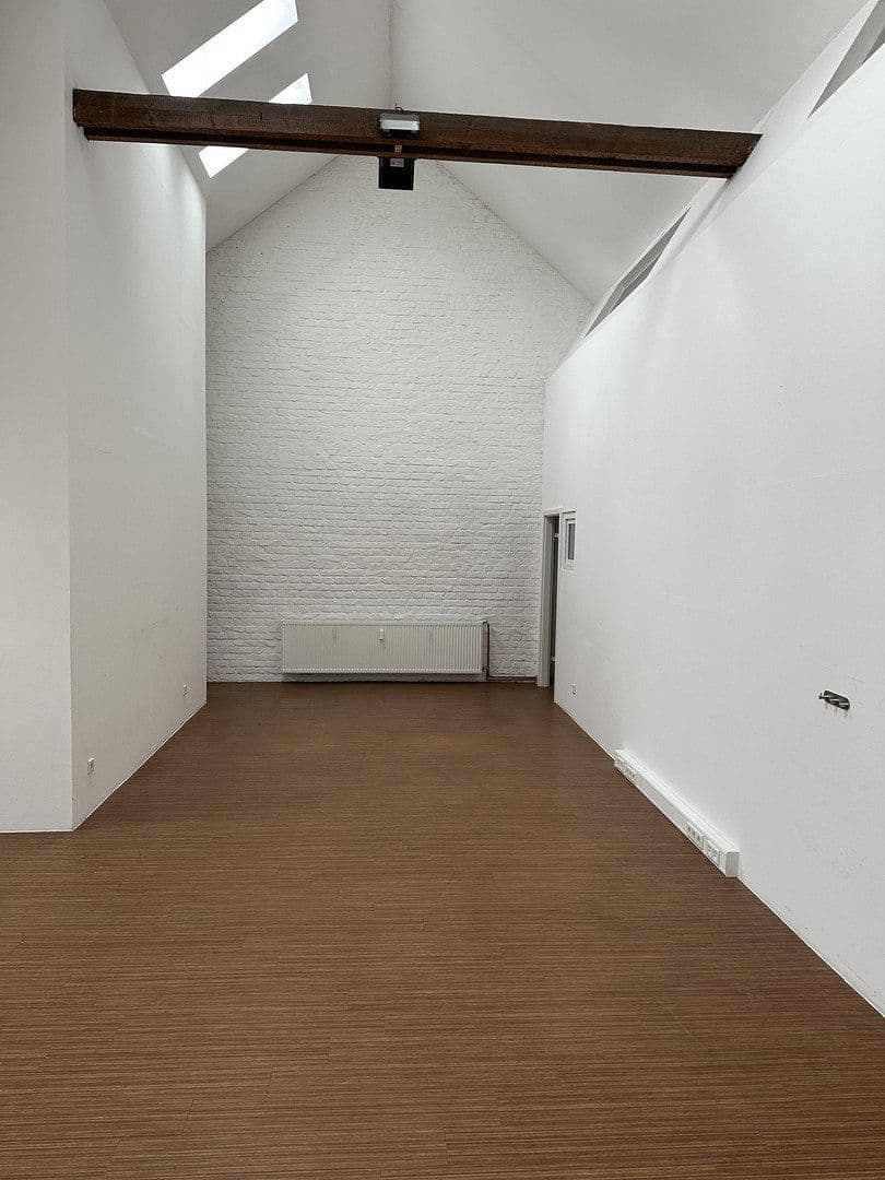 Pronájem kanceláře 130 m², Oberbenrader Straße 51, Krefeld, Severní Porýní-Vestfálsko Pronájem kanceláře 130 m², Oberbenrader Straße 51, Krefeld, Severní Porýní-Vestfálsko