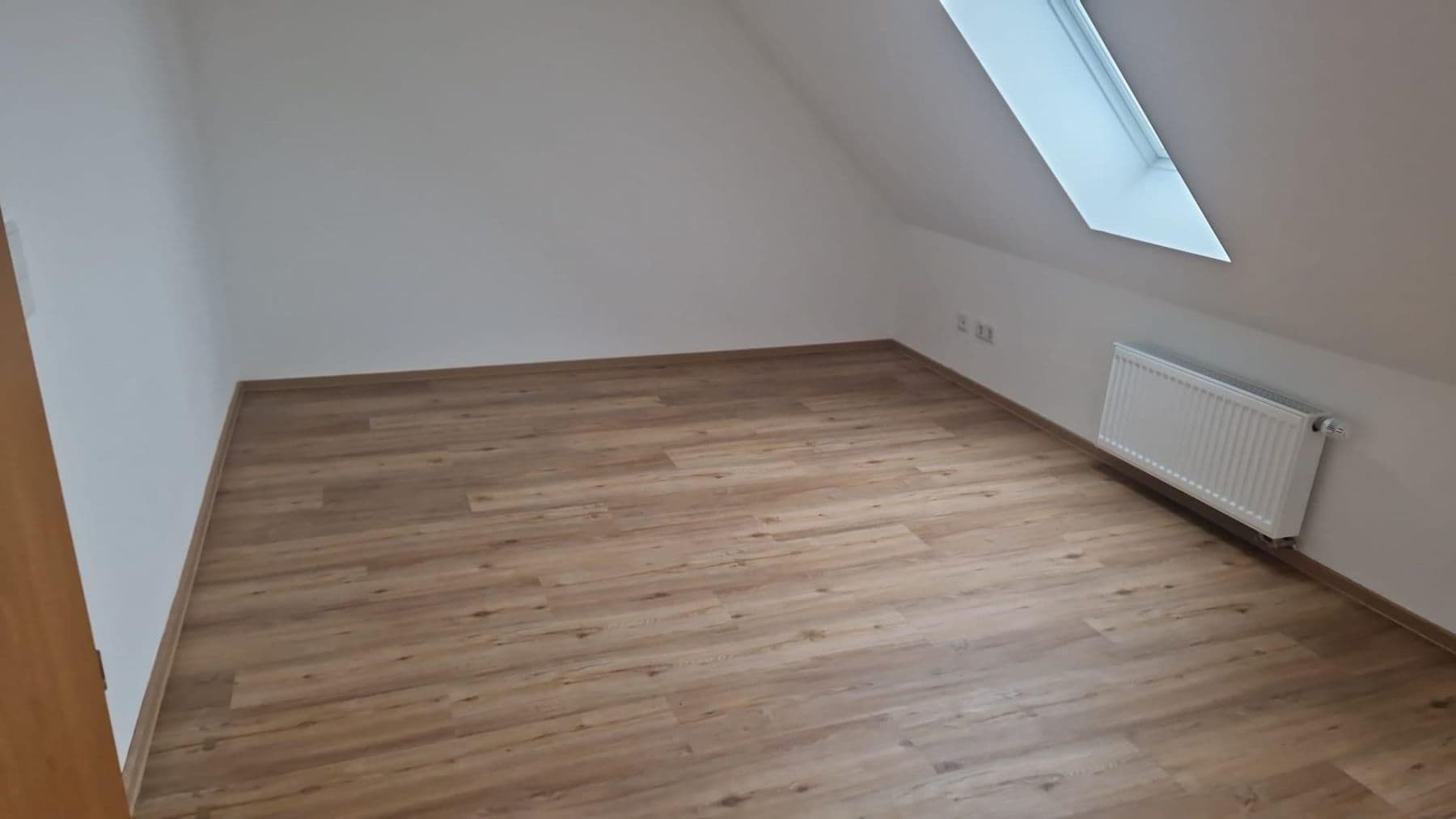 Pronájem kanceláře 100 m², Neuburg, Bavorsko Pronájem kanceláře 100 m², Neuburg, Bavorsko