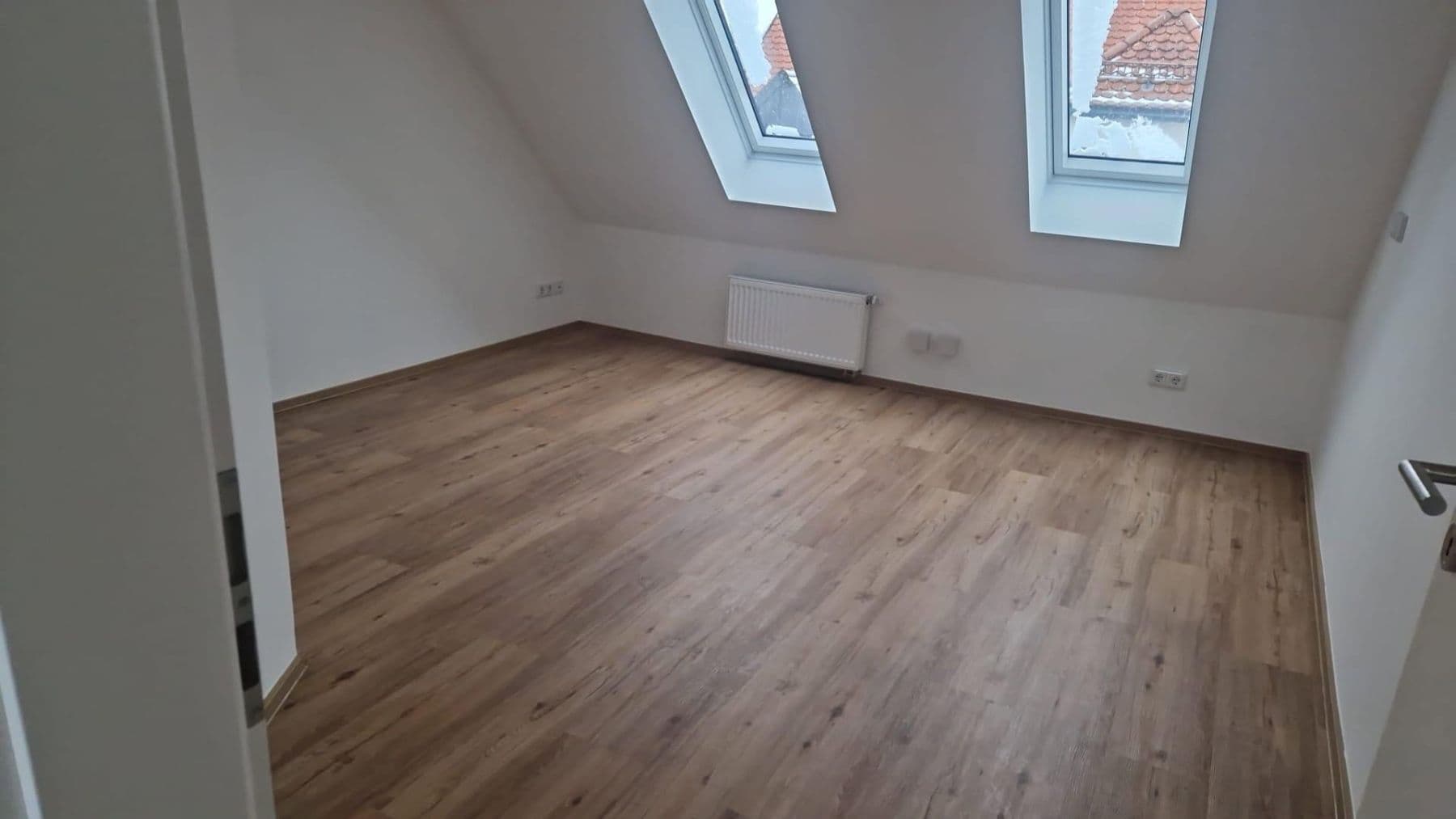Pronájem kanceláře 100 m², Neuburg, Bavorsko Pronájem kanceláře 100 m², Neuburg, Bavorsko