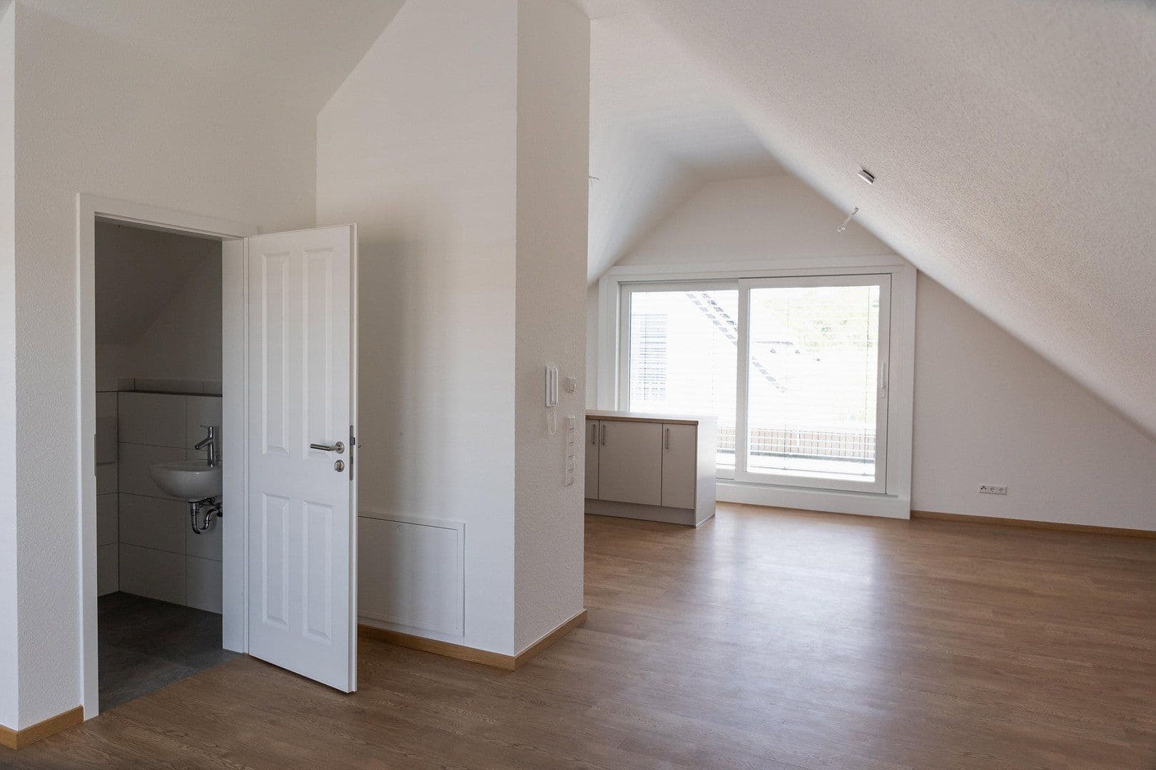 Pronájem bytu 5+kk 132 m², Uhlandstraße 25, Bodelshausen, Bádensko-Württembersko Pronájem bytu 5+kk 132 m², Uhlandstraße 25, Bodelshausen, Bádensko-Württembersko