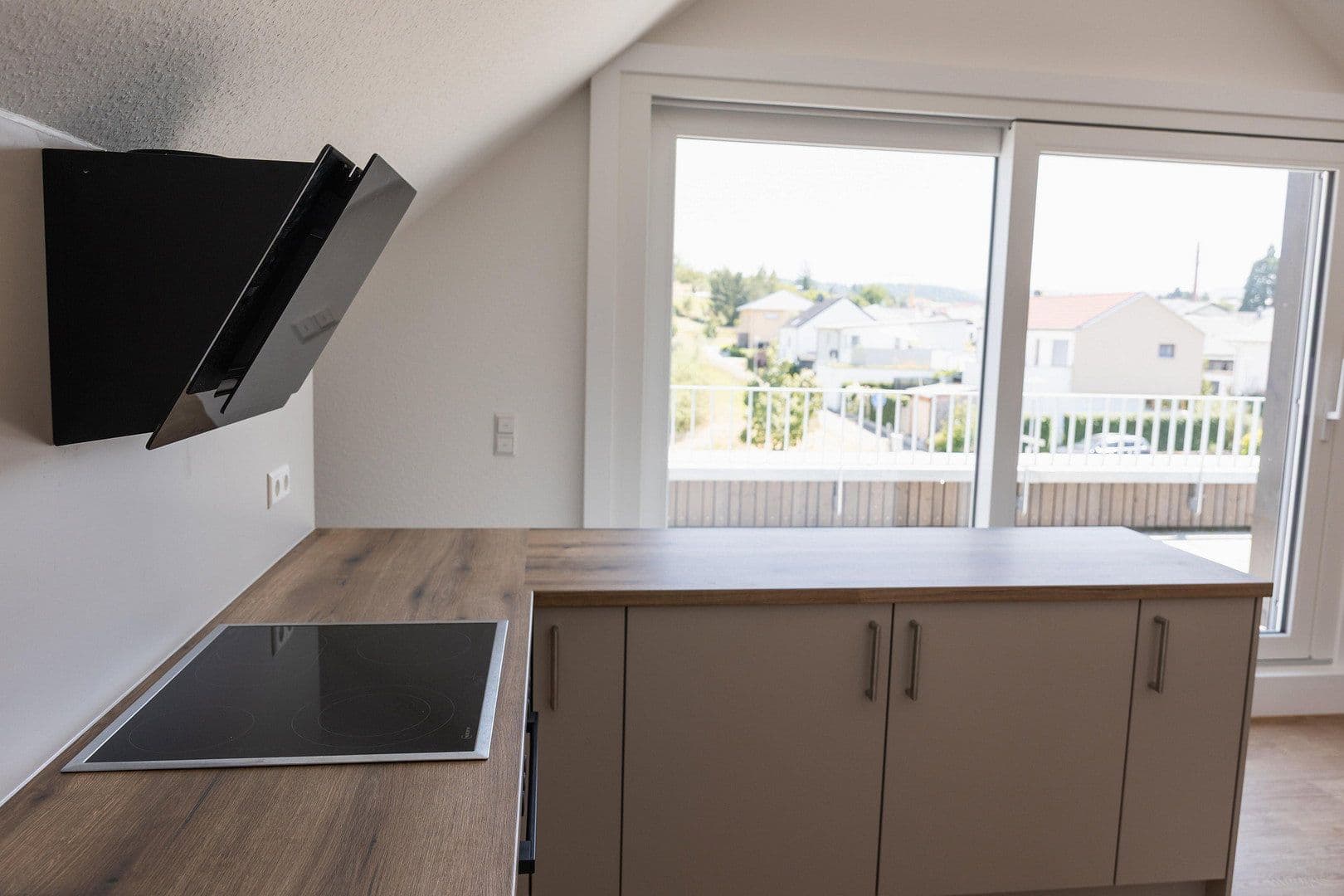 Pronájem bytu 5+kk 132 m², Uhlandstraße 25, Bodelshausen, Bádensko-Württembersko Pronájem bytu 5+kk 132 m², Uhlandstraße 25, Bodelshausen, Bádensko-Württembersko