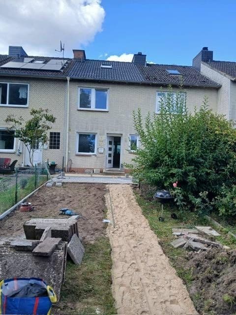 Pronájem domu 100 m², pozemek 240 m², Bahnhofstrasse, Norderstedt, Šlesvicko-Holštýnsko Pronájem domu 100 m², pozemek 240 m², Bahnhofstrasse, Norderstedt, Šlesvicko-Holštýnsko