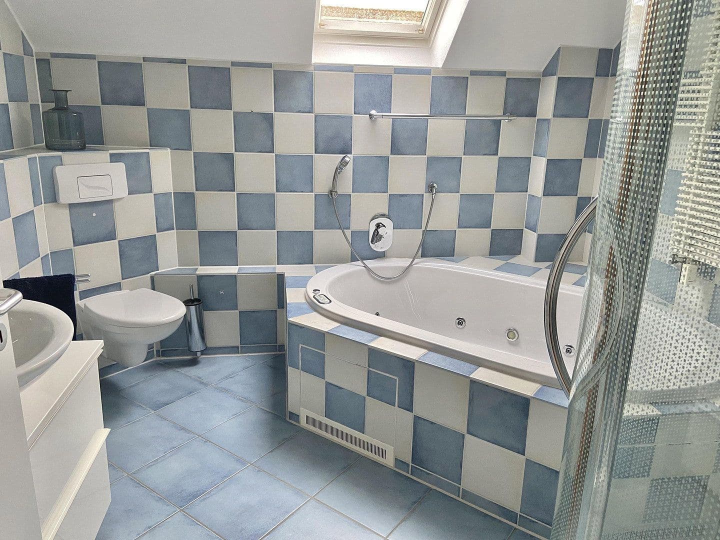 Pronájem bytu 3+1 95 m², Oldenburg, Dolní Sasko Pronájem bytu 3+1 95 m², Oldenburg, Dolní Sasko