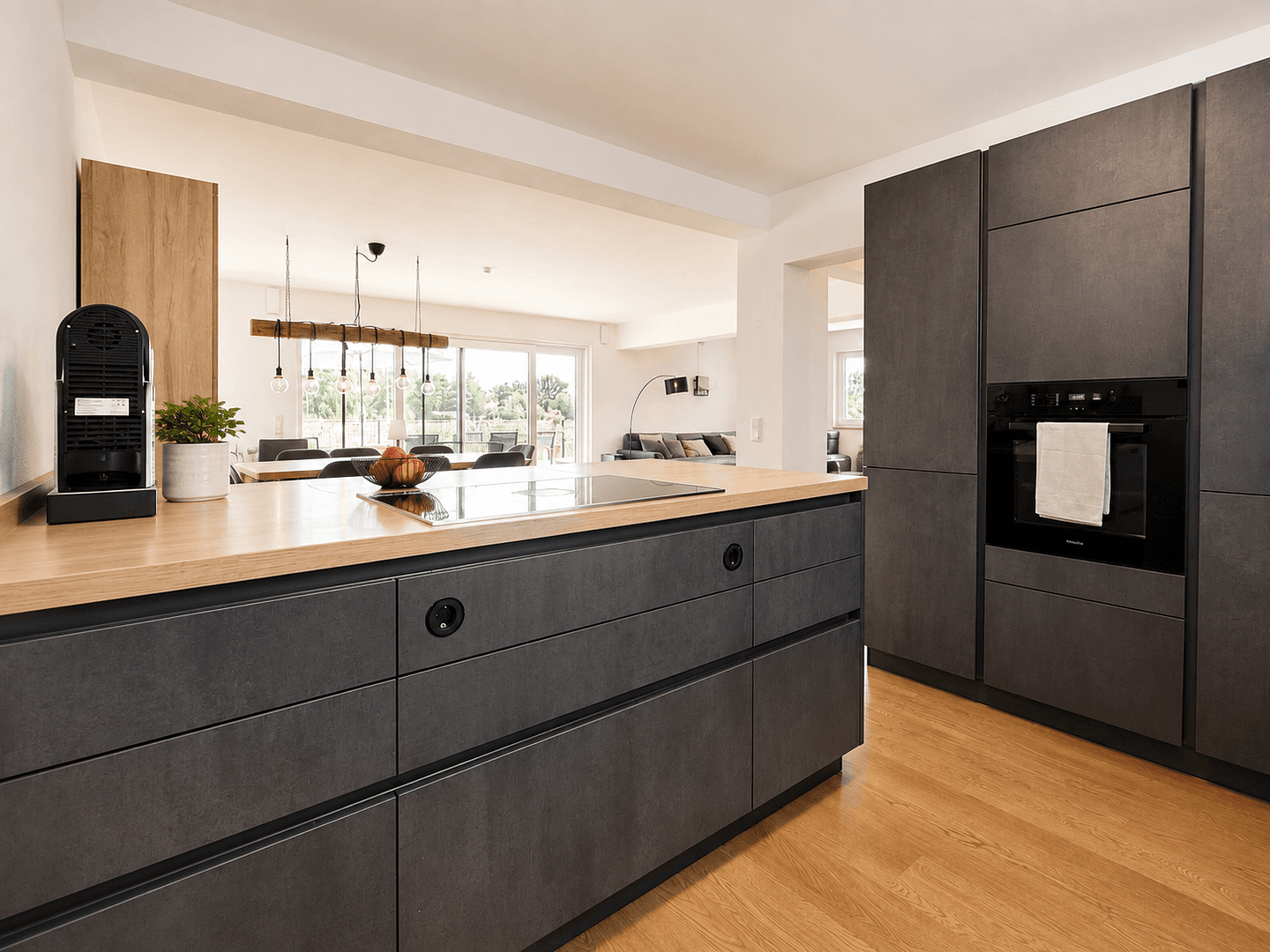 Prodej domu 165 m², pozemek 660 m², Ingolstadt, Bavorsko Prodej domu 165 m², pozemek 660 m², Ingolstadt, Bavorsko