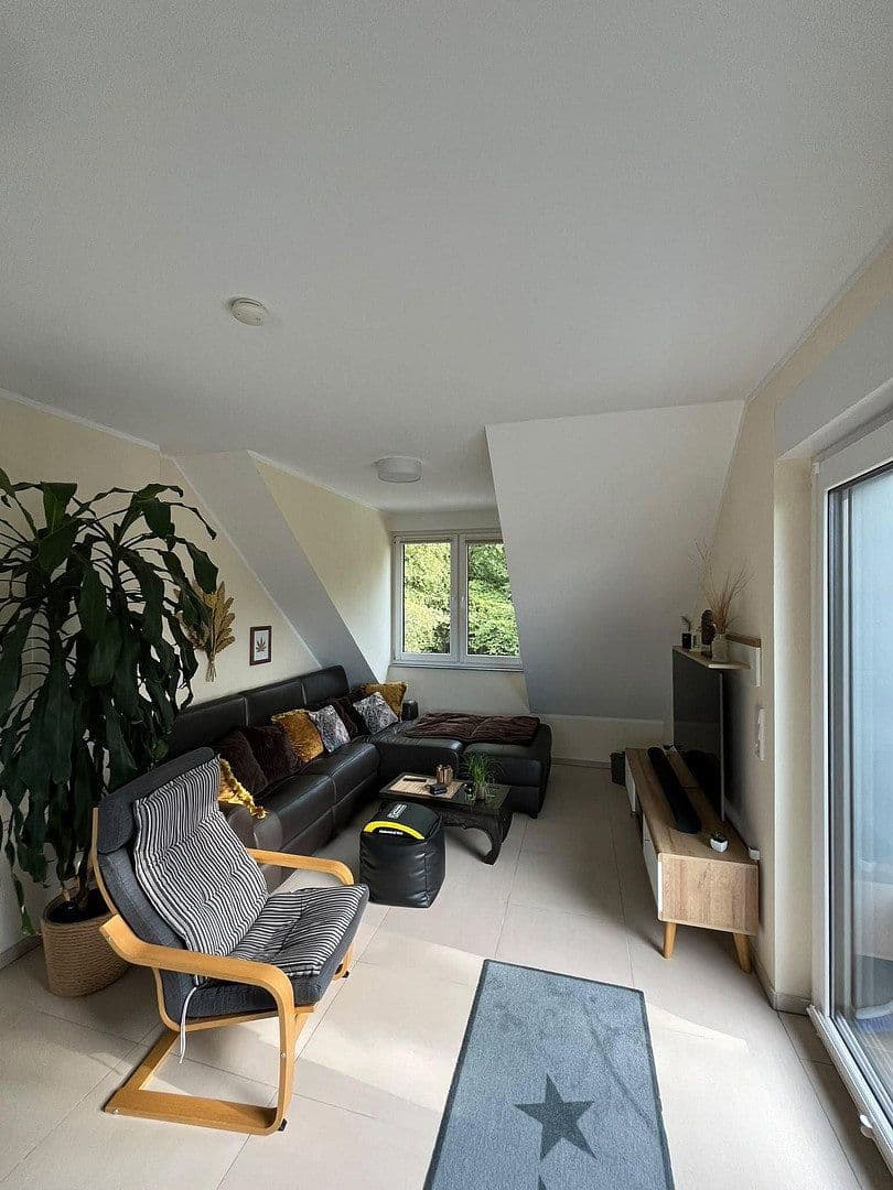 Pronájem bytu 3+1 62 m², Kenkhauser Straße 1, Wermelskirchen, Severní Porýní-Vestfálsko Pronájem bytu 3+1 62 m², Kenkhauser Straße 1, Wermelskirchen, Severní Porýní-Vestfálsko