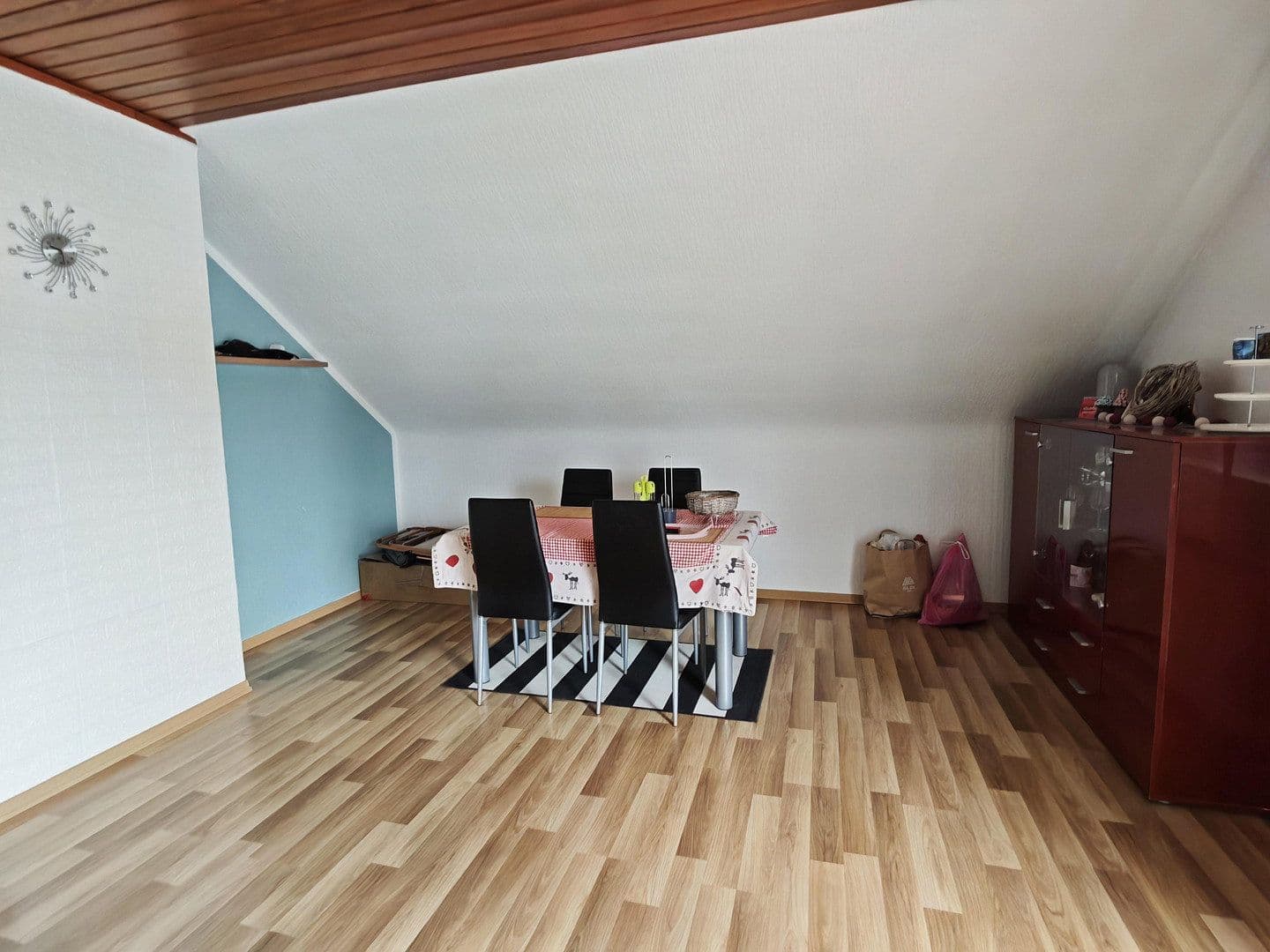 Pronájem bytu 4+1 97 m², Gernsbach, Bádensko-Württembersko Pronájem bytu 4+1 97 m², Gernsbach, Bádensko-Württembersko