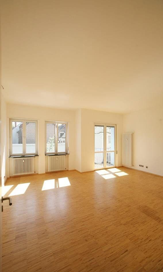 Prodej domu 261 m², pozemek 616 m², Kaiserslautern, Porýní-Falc Prodej domu 261 m², pozemek 616 m², Kaiserslautern, Porýní-Falc