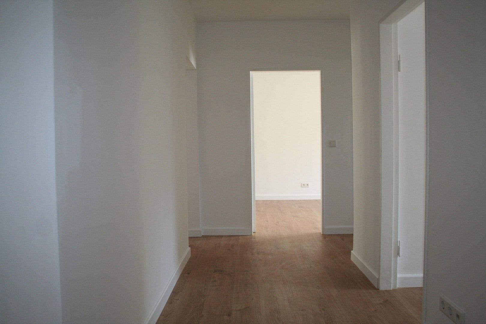 Pronájem bytu 3+1 95 m², 68165 Mannheim, Bádensko-Württembersko Pronájem bytu 3+1 95 m², 68165 Mannheim, Bádensko-Württembersko