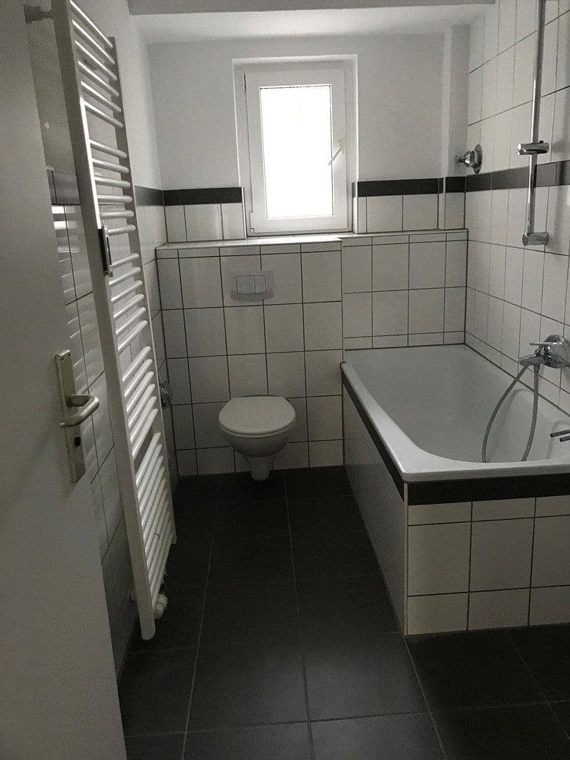 Pronájem bytu 3+1 95 m², 68165 Mannheim, Bádensko-Württembersko Pronájem bytu 3+1 95 m², 68165 Mannheim, Bádensko-Württembersko