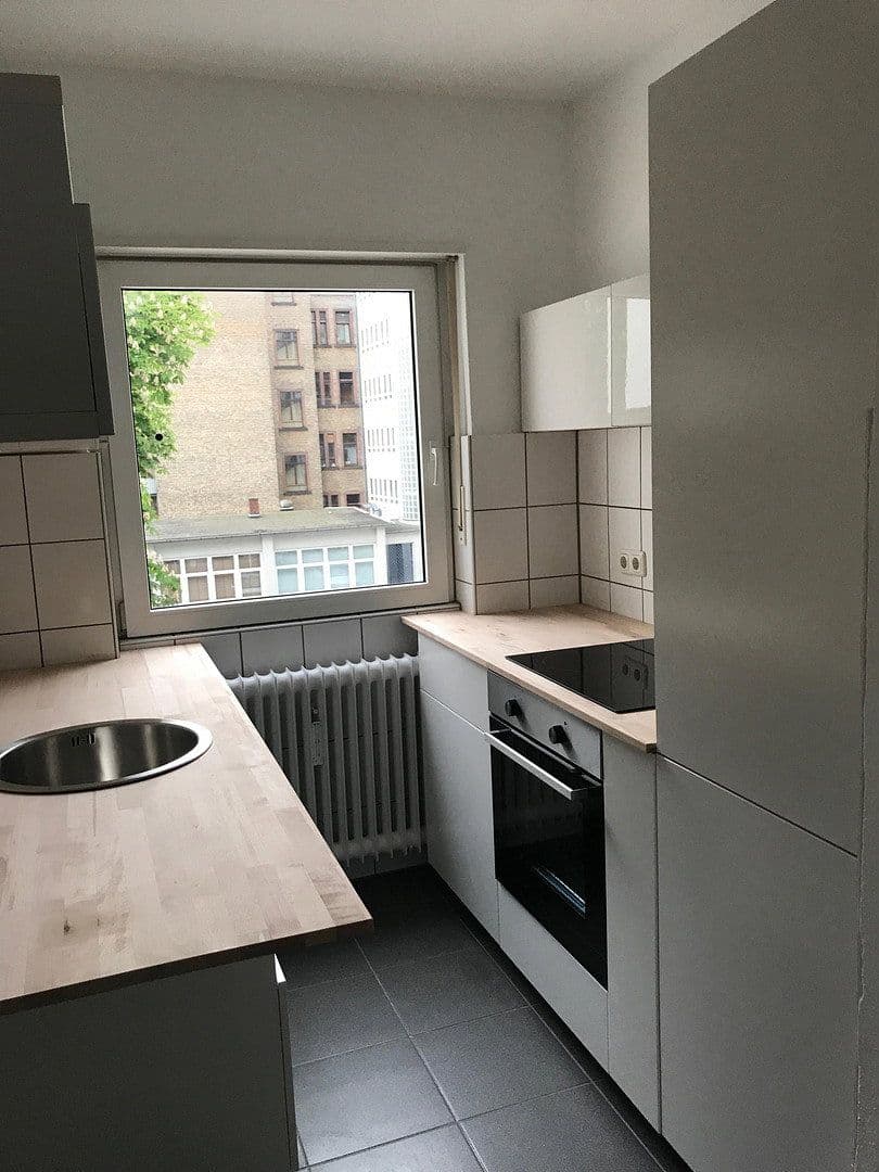 Pronájem bytu 3+1 95 m², 68165 Mannheim, Bádensko-Württembersko Pronájem bytu 3+1 95 m², 68165 Mannheim, Bádensko-Württembersko