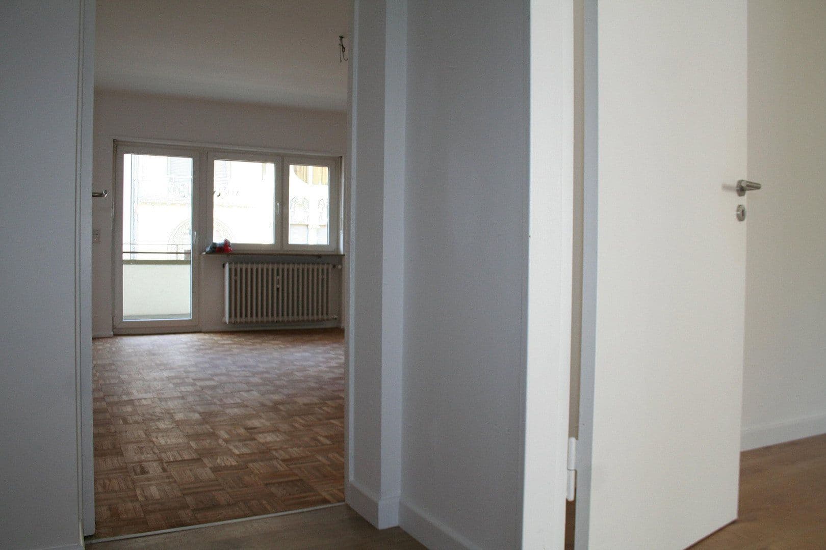 Pronájem bytu 3+1 95 m², 68165 Mannheim, Bádensko-Württembersko Pronájem bytu 3+1 95 m², 68165 Mannheim, Bádensko-Württembersko