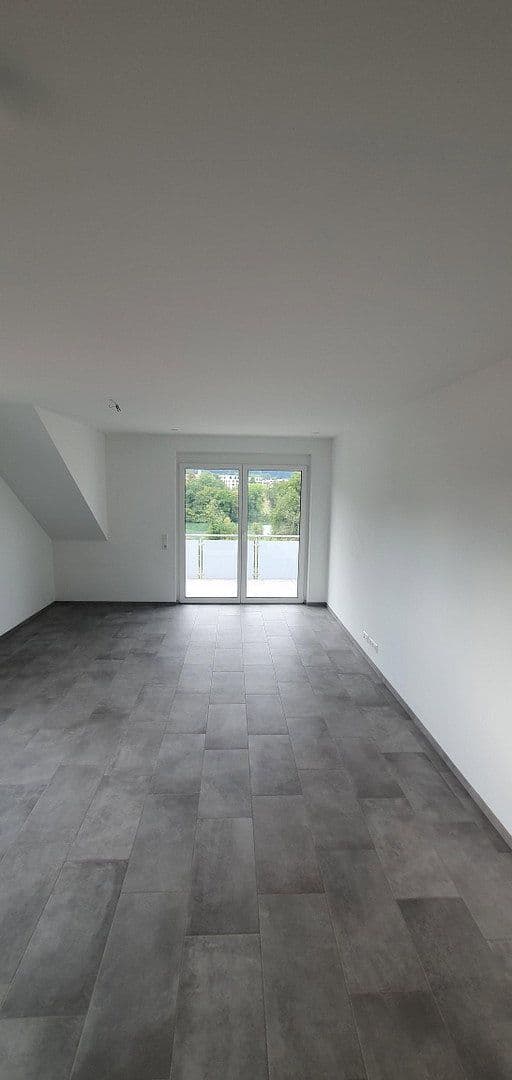 Pronájem bytu 3+1 107 m², Zimmermannstrasse 19, Laufenburg (Baden), Bádensko-Württembersko Pronájem bytu 3+1 107 m², Zimmermannstrasse 19, Laufenburg (Baden), Bádensko-Württembersko