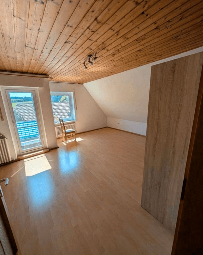 Pronájem domu 135 m², pozemek 1.000 m², Oberschweinbach, Bavorsko Pronájem domu 135 m², pozemek 1.000 m², Oberschweinbach, Bavorsko