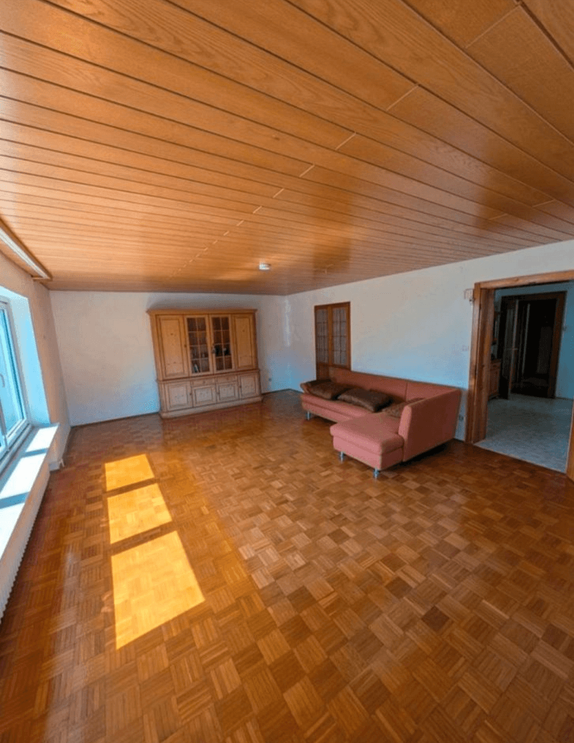 Pronájem domu 135 m², pozemek 1.000 m², Oberschweinbach, Bavorsko Pronájem domu 135 m², pozemek 1.000 m², Oberschweinbach, Bavorsko