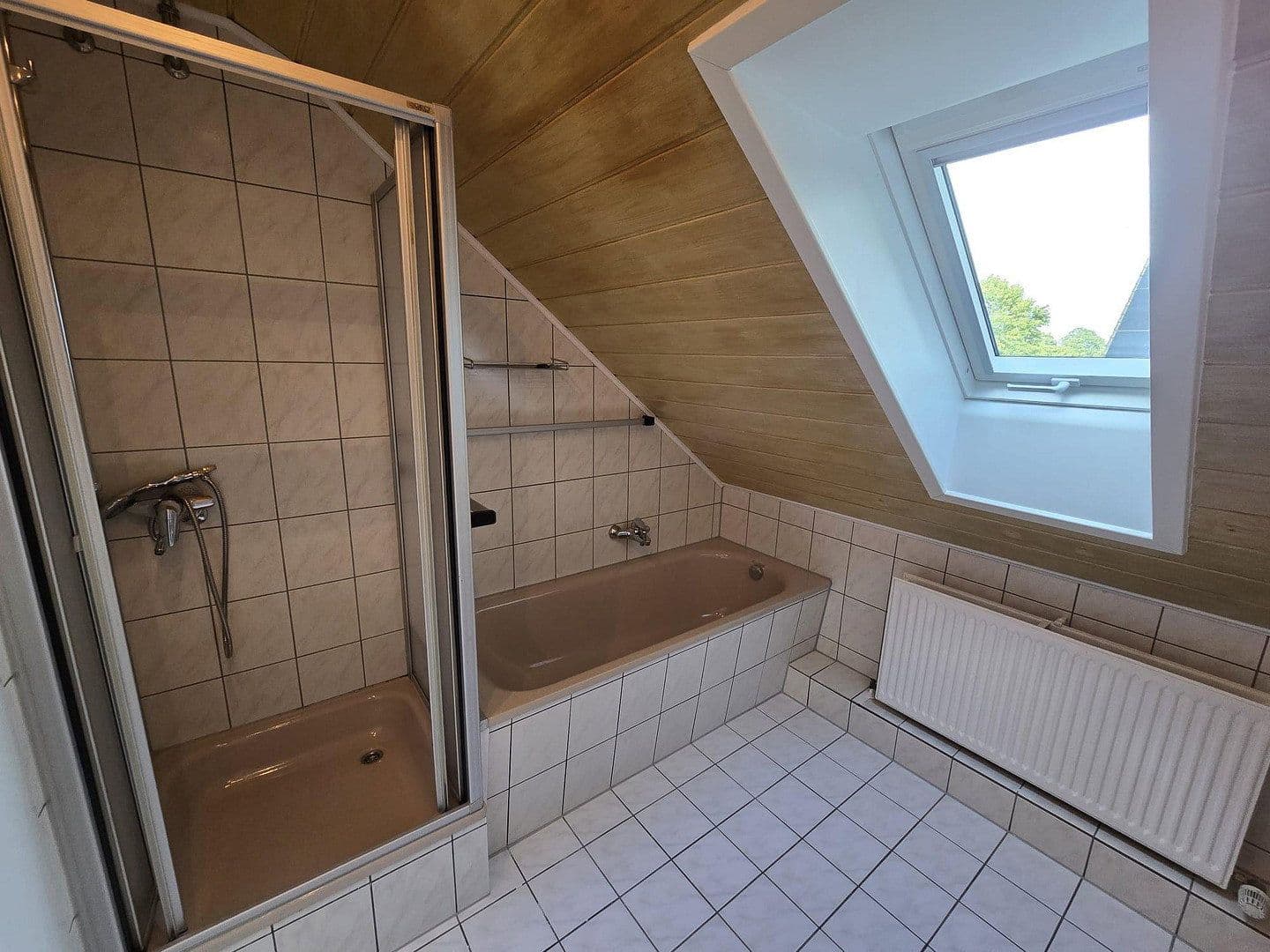Prodej domu 322 m², pozemek 600 m², Berlin, Berlín Prodej domu 322 m², pozemek 600 m², Berlin, Berlín