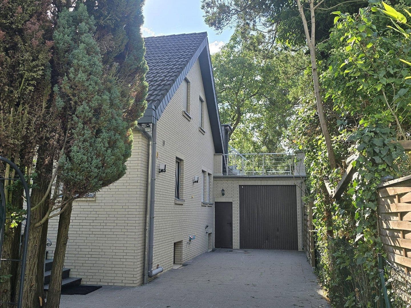 Prodej domu 322 m², pozemek 600 m², Berlin, Berlín Prodej domu 322 m², pozemek 600 m², Berlin, Berlín
