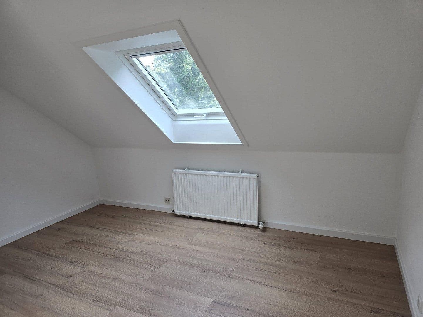 Prodej domu 322 m², pozemek 600 m², Berlin, Berlín Prodej domu 322 m², pozemek 600 m², Berlin, Berlín