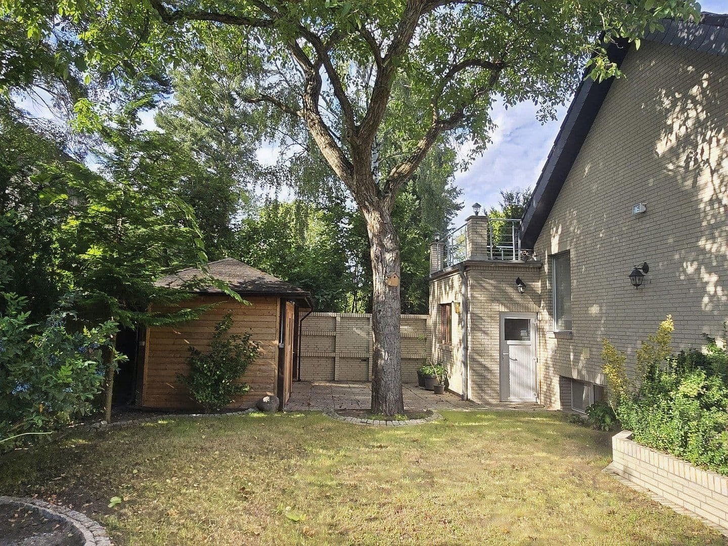 Prodej domu 322 m², pozemek 600 m², Berlin, Berlín Prodej domu 322 m², pozemek 600 m², Berlin, Berlín
