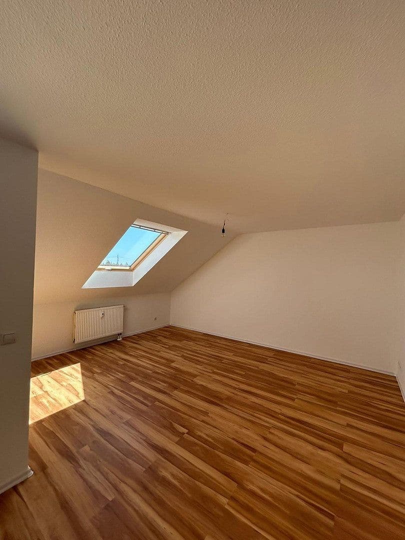 Pronájem bytu 3+1 85 m², Helga-Barth-Straße 7, Bretten, Bádensko-Württembersko Pronájem bytu 3+1 85 m², Helga-Barth-Straße 7, Bretten, Bádensko-Württembersko