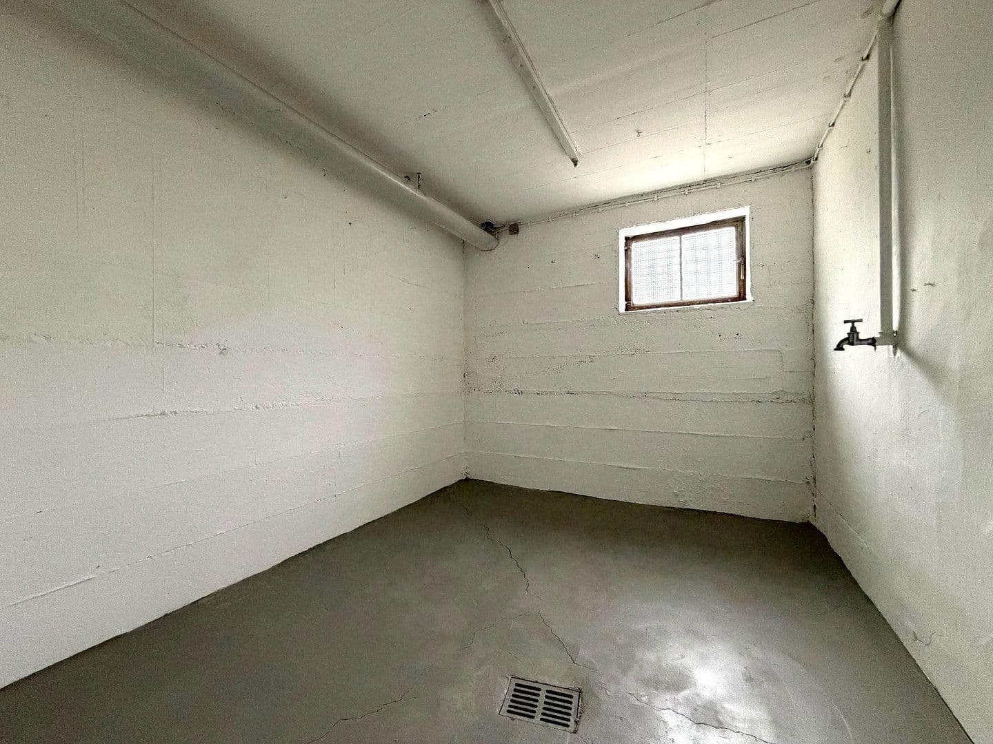Prodej domu 205 m², pozemek 489 m², Untere Mühlstr. 57, Mühlhausen, Bádensko-Württembersko Prodej domu 205 m², pozemek 489 m², Untere Mühlstr. 57, Mühlhausen, Bádensko-Württembersko