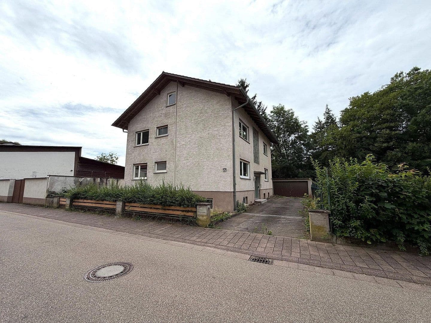 Prodej domu 205 m², pozemek 489 m², Untere Mühlstr. 57, Mühlhausen, Bádensko-Württembersko Prodej domu 205 m², pozemek 489 m², Untere Mühlstr. 57, Mühlhausen, Bádensko-Württembersko