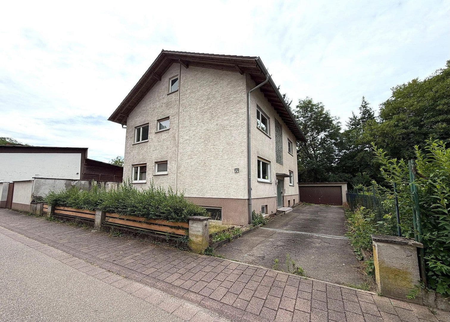 Prodej domu 205 m², pozemek 489 m², Untere Mühlstr. 57, Mühlhausen, Bádensko-Württembersko Prodej domu 205 m², pozemek 489 m², Untere Mühlstr. 57, Mühlhausen, Bádensko-Württembersko
