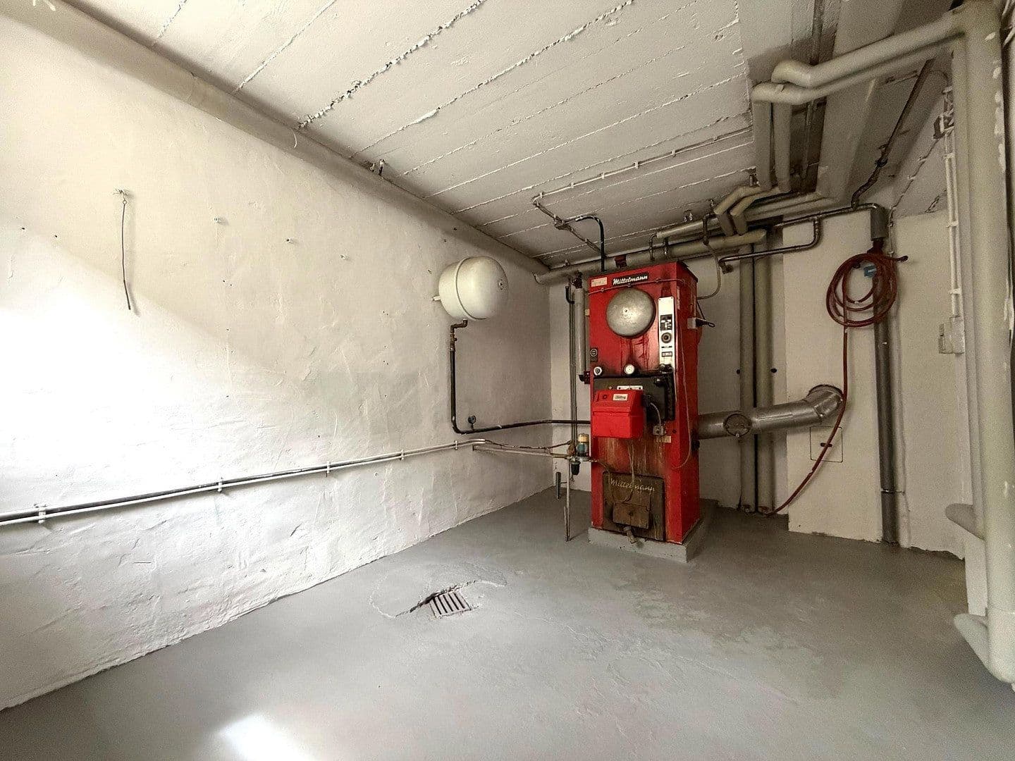 Prodej domu 205 m², pozemek 489 m², Untere Mühlstr. 57, Mühlhausen, Bádensko-Württembersko Prodej domu 205 m², pozemek 489 m², Untere Mühlstr. 57, Mühlhausen, Bádensko-Württembersko