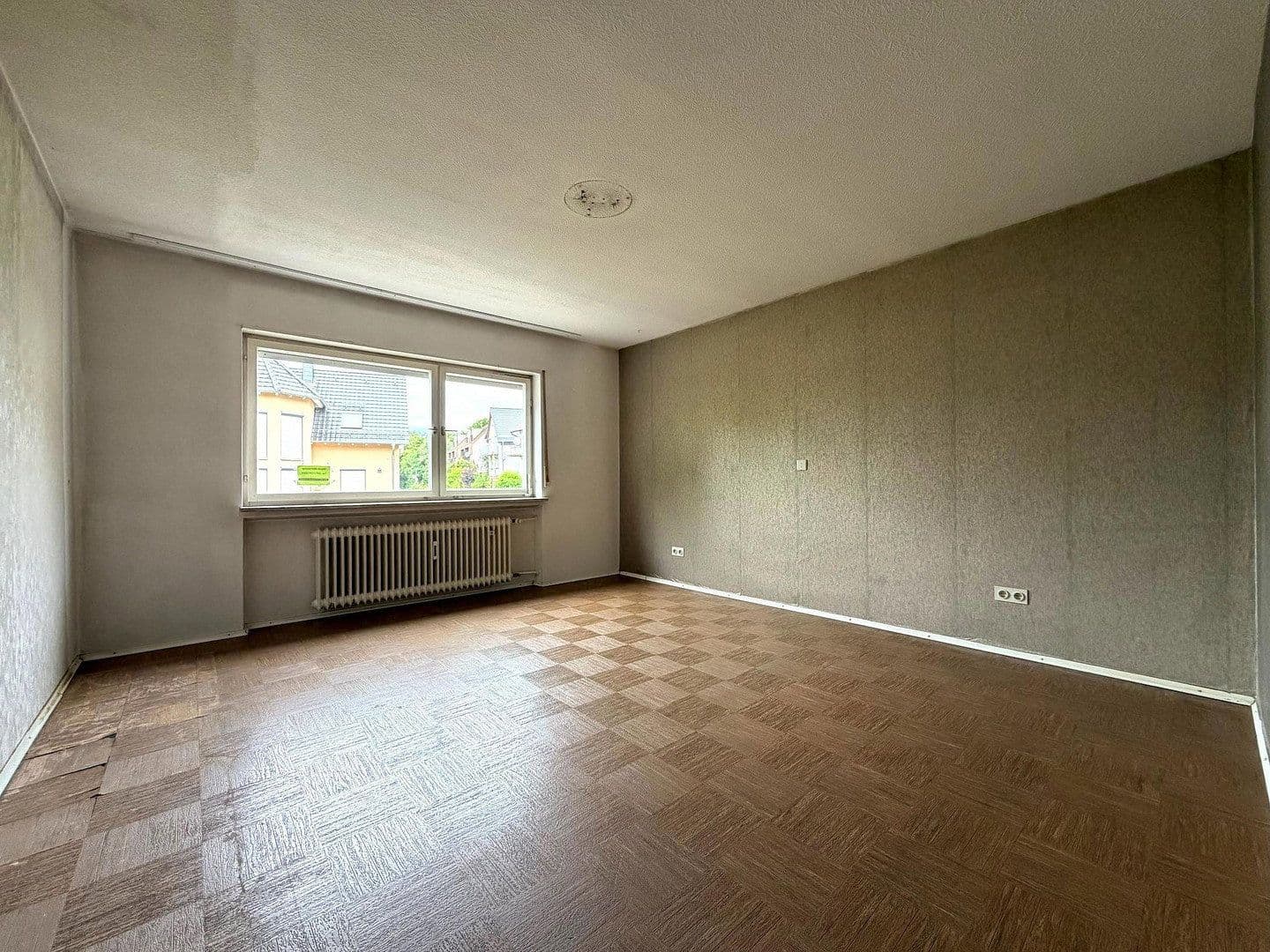 Prodej domu 205 m², pozemek 489 m², Untere Mühlstr. 57, Mühlhausen, Bádensko-Württembersko Prodej domu 205 m², pozemek 489 m², Untere Mühlstr. 57, Mühlhausen, Bádensko-Württembersko