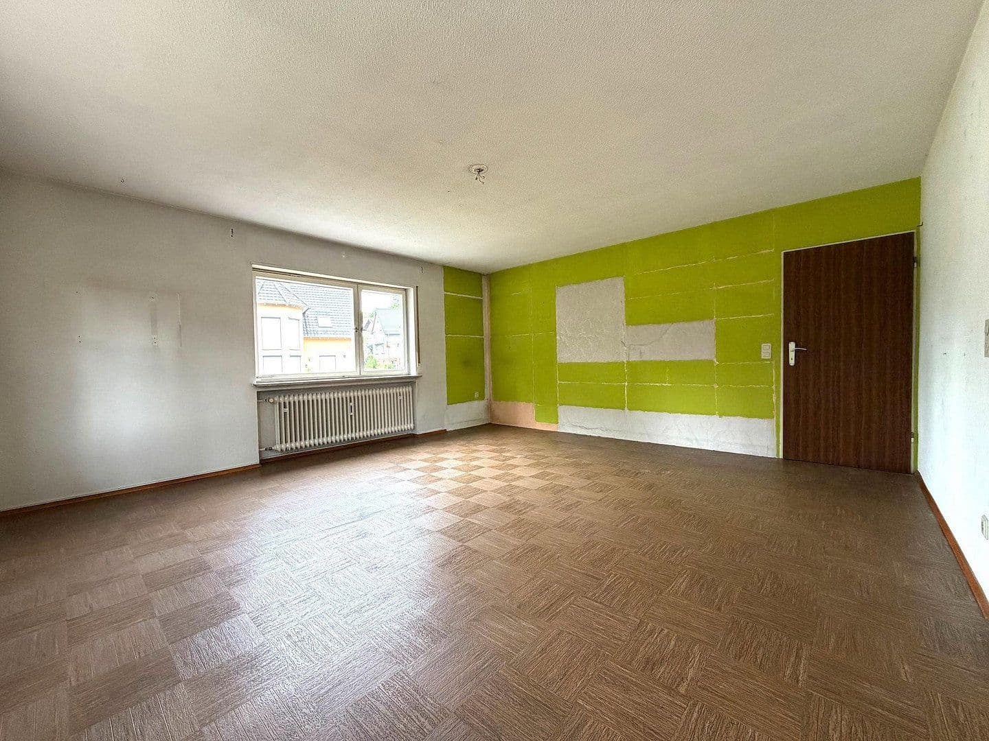 Prodej domu 205 m², pozemek 489 m², Untere Mühlstr. 57, Mühlhausen, Bádensko-Württembersko Prodej domu 205 m², pozemek 489 m², Untere Mühlstr. 57, Mühlhausen, Bádensko-Württembersko