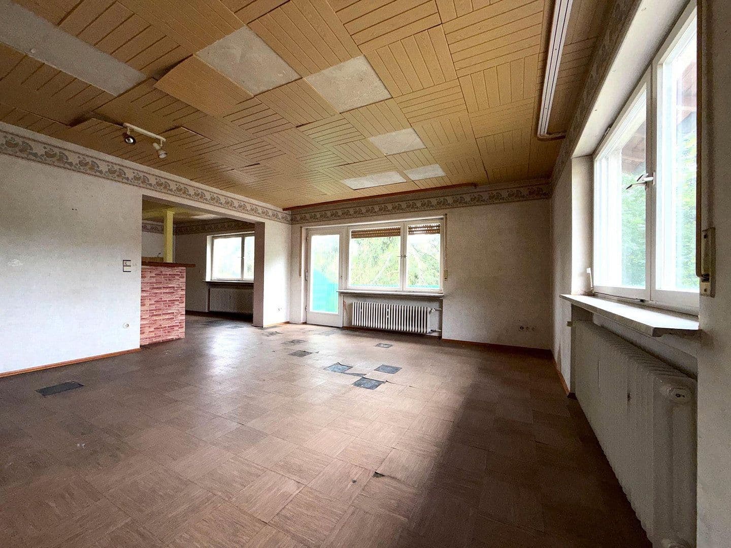 Prodej domu 205 m², pozemek 489 m², Untere Mühlstr. 57, Mühlhausen, Bádensko-Württembersko Prodej domu 205 m², pozemek 489 m², Untere Mühlstr. 57, Mühlhausen, Bádensko-Württembersko