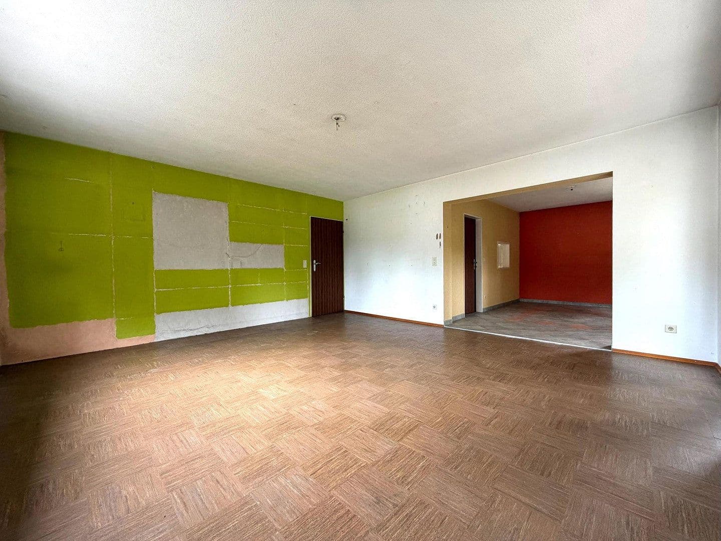 Prodej domu 205 m², pozemek 489 m², Untere Mühlstr. 57, Mühlhausen, Bádensko-Württembersko Prodej domu 205 m², pozemek 489 m², Untere Mühlstr. 57, Mühlhausen, Bádensko-Württembersko