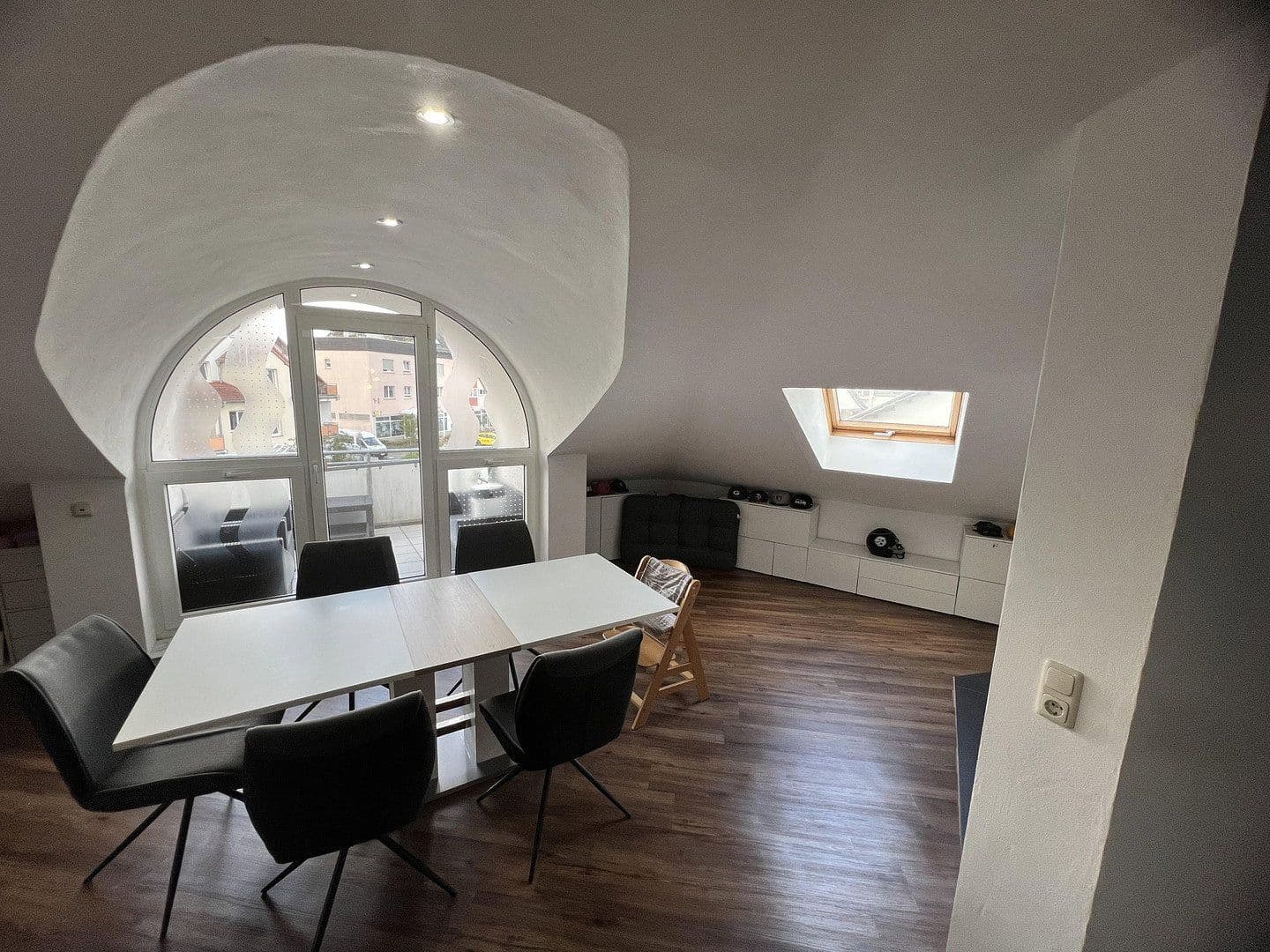 Prodej bytu 4+1 111 m², Obertshausen, Hessen Prodej bytu 4+1 111 m², Obertshausen, Hessen
