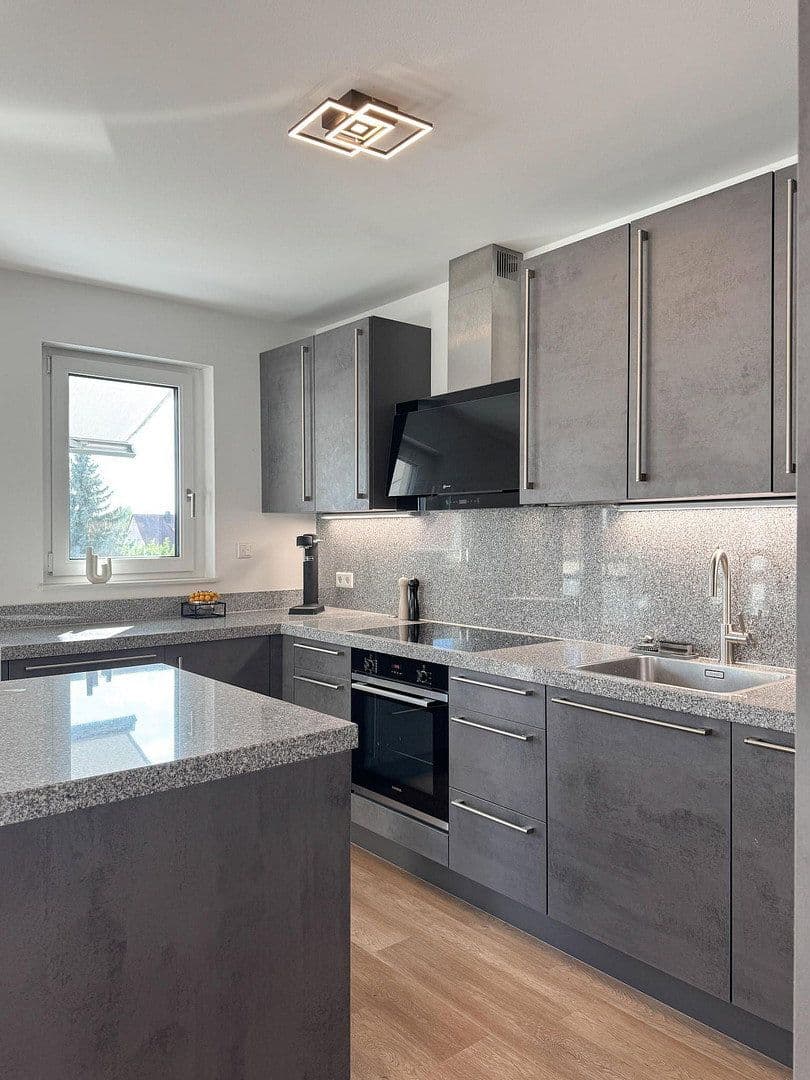 Pronájem bytu 3+1 88 m², Fürth, Bavorsko Pronájem bytu 3+1 88 m², Fürth, Bavorsko