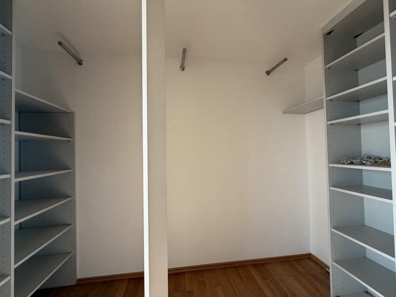 Prodej bytu 3+1 155 m², Köln, Severní Porýní-Vestfálsko Prodej bytu 3+1 155 m², Köln, Severní Porýní-Vestfálsko